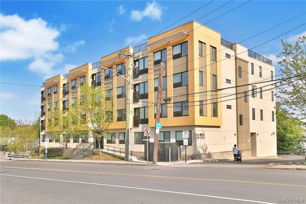 68 Lake Street # 305, White Plains