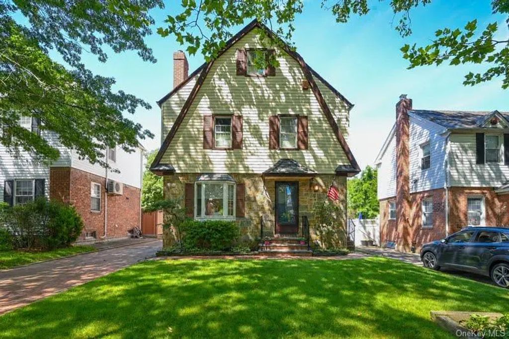53-24 212th Street, Bayside