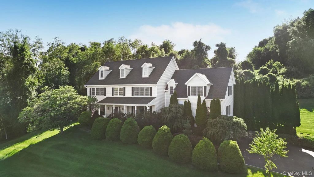 122 Duke Drive, Carmel
