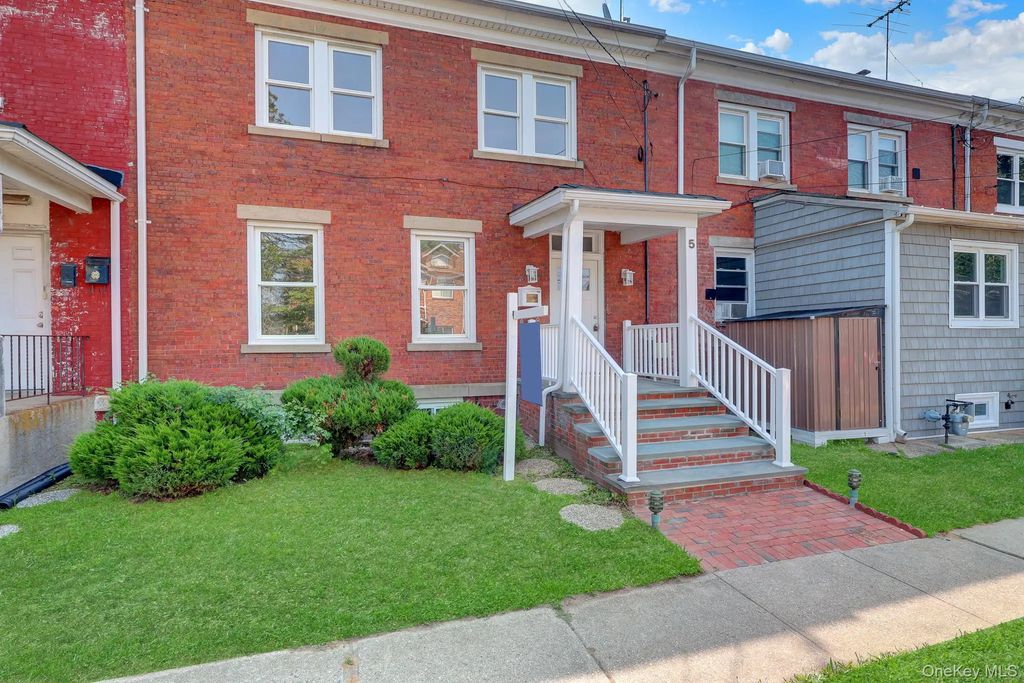 5 Columbia Street, Farmingdale