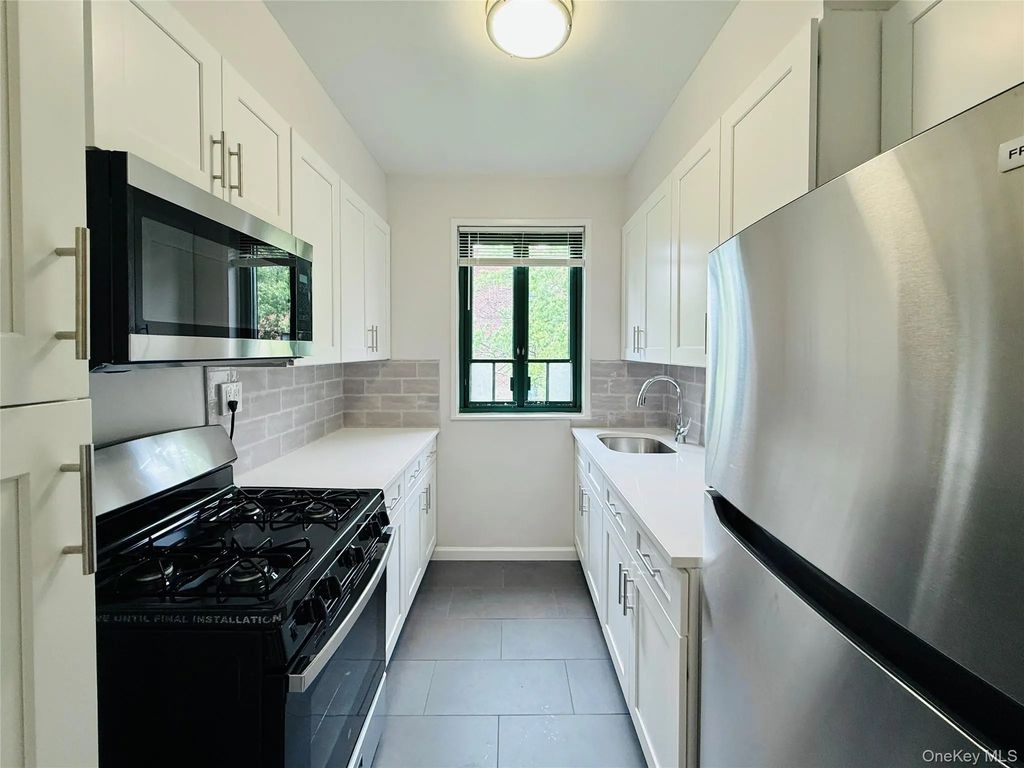 1680 Metropolitan # 6d, Bronx