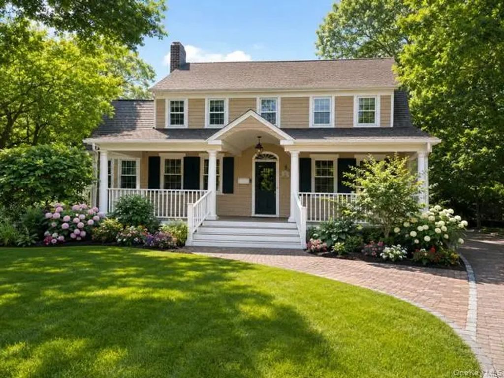 341 Woodland Drive, Brightwaters