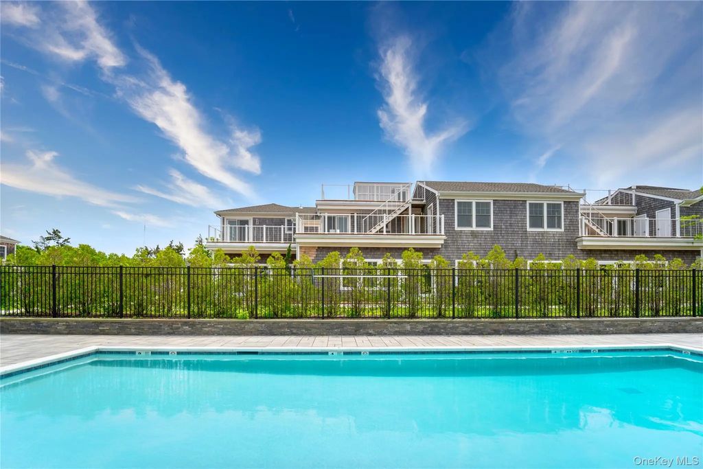 68 Foster Avenue # 3, Hampton Bays