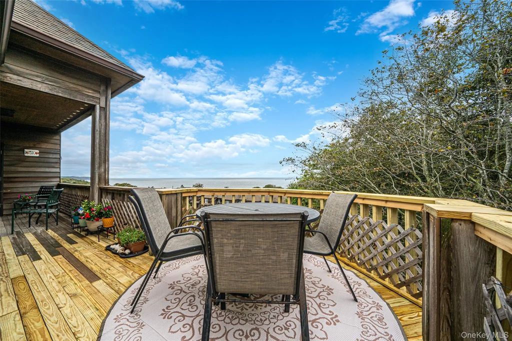 103 Fox Hill Drive, Baiting Hollow