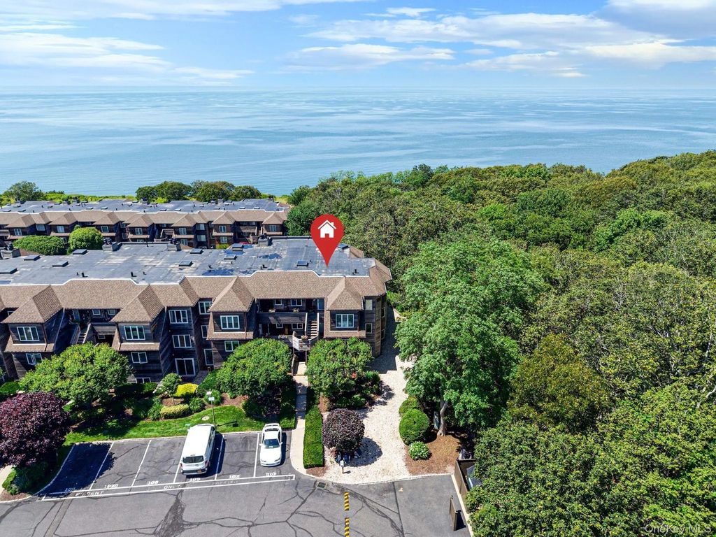 103 Fox Hill Drive, Baiting Hollow