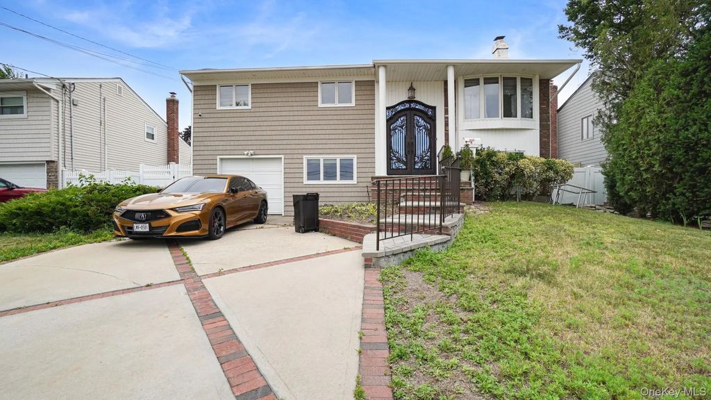 2694 Dorothy Street, Bellmore