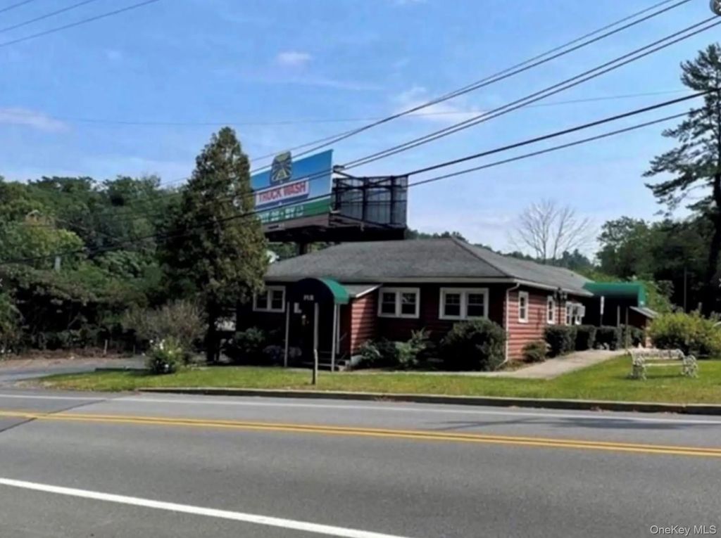 87 S Maple Avenue, Port Jervis