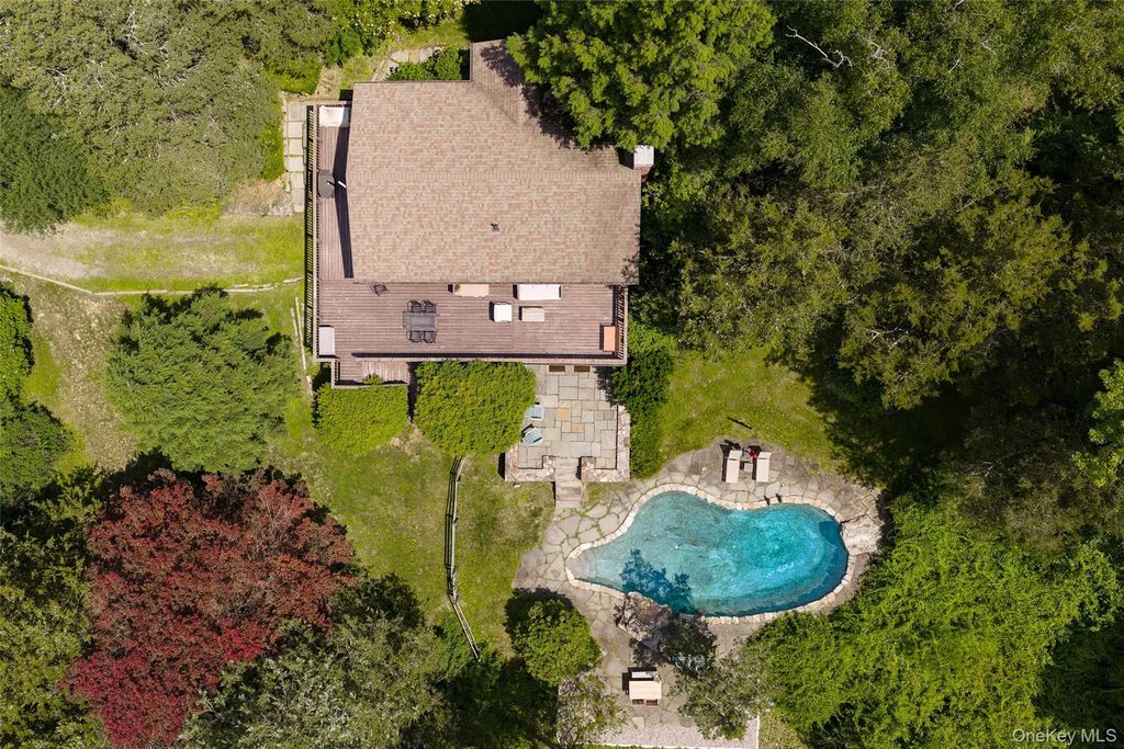 15 Horseshoe Lane, Millerton
