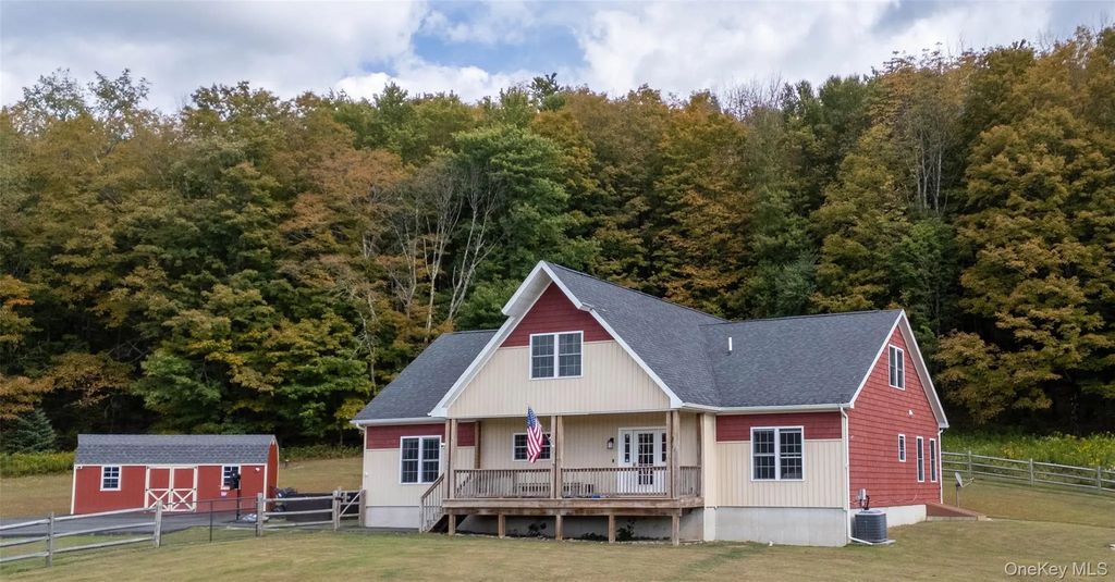 366 County Rd 93 (hankins Rd) Road, Roscoe