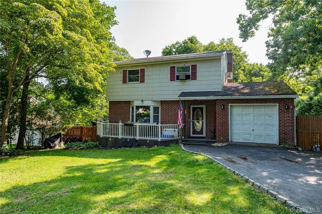 11 Berkshire Drive, Selden