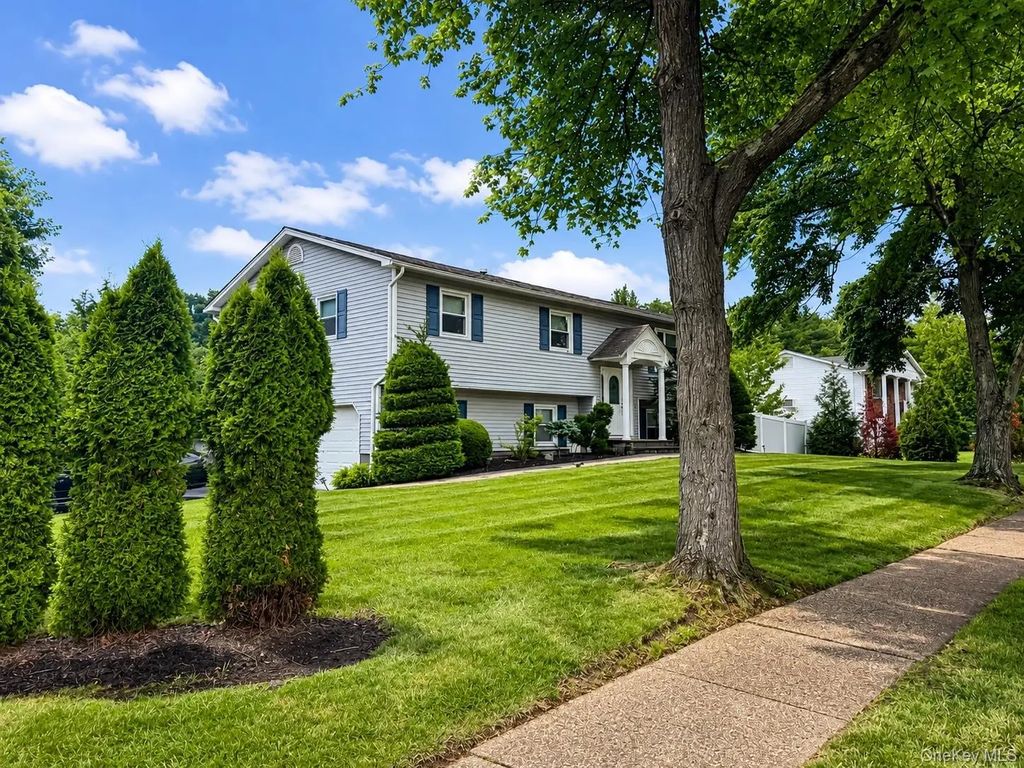 12 Spur Drive, Nanuet