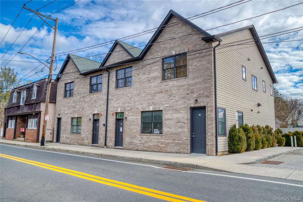 651 Main Street, Sparkill