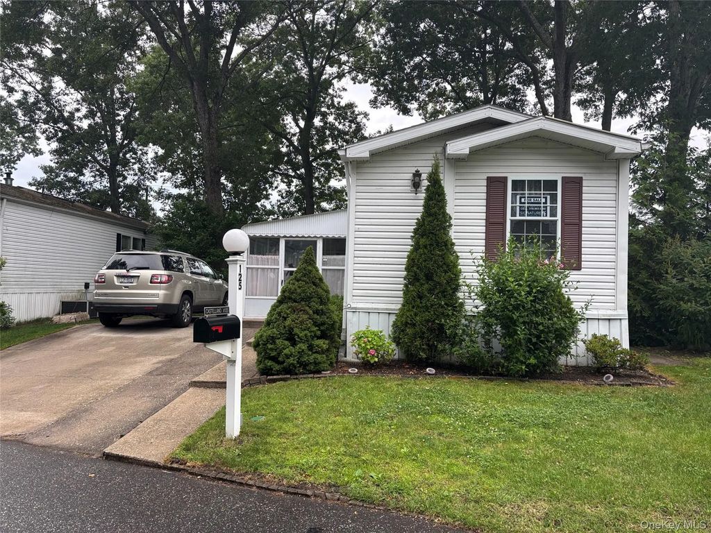 1661 Old Country Road # 125, Riverhead