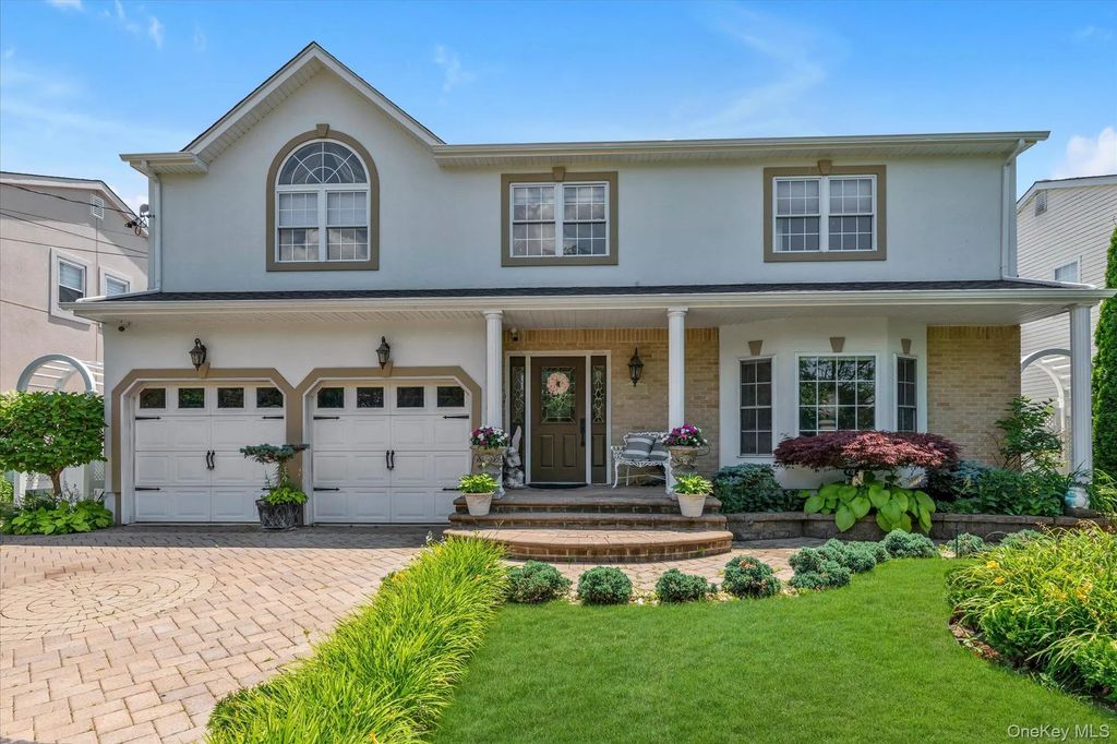 525 11th Street, Cedarhurst