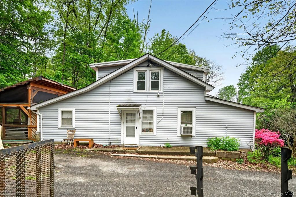 32 Tarbell Road, Bloomingburg