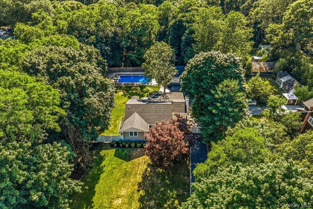 16 Old Stump Road, Brookhaven