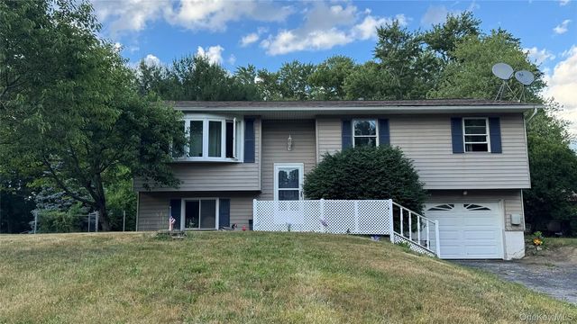 4 Dara Lane, Wappingers Falls
