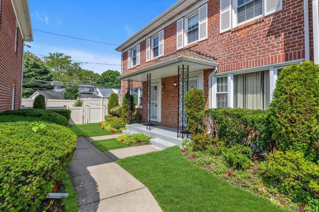 281 Wheeler Avenue 12, Valley Stream