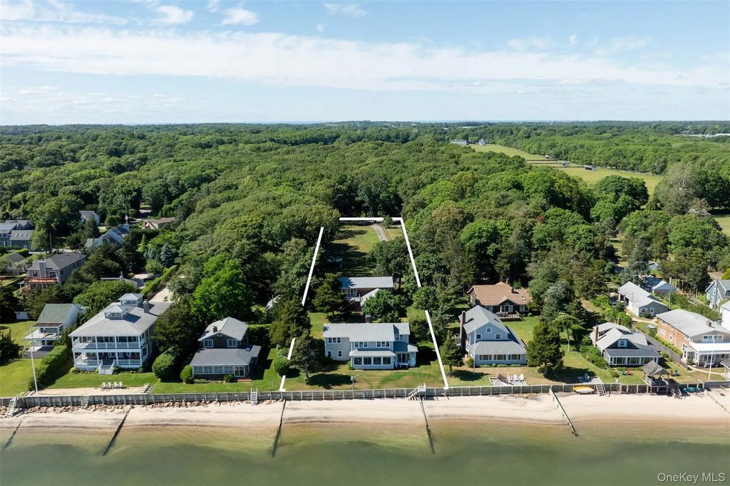 300 Terry Path, Mattituck