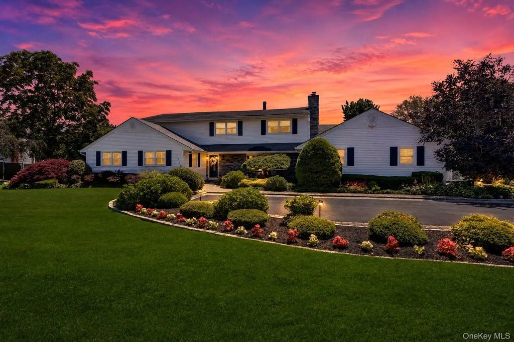 257 Shadybrook Lane, West Islip