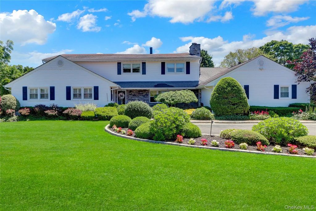 257 Shadybrook Lane, West Islip