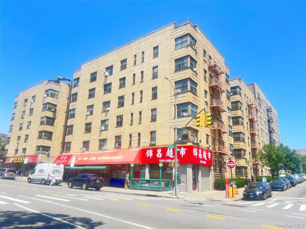 82-01 Britton Avenue # 5k, Elmhurst