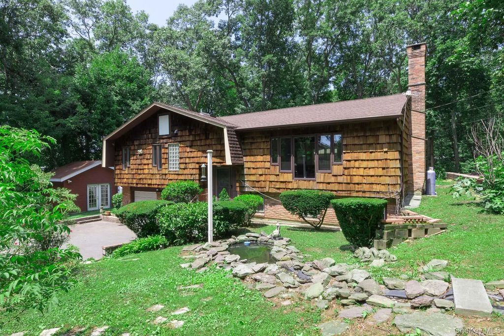 149 Cuba Hill Road, Huntington