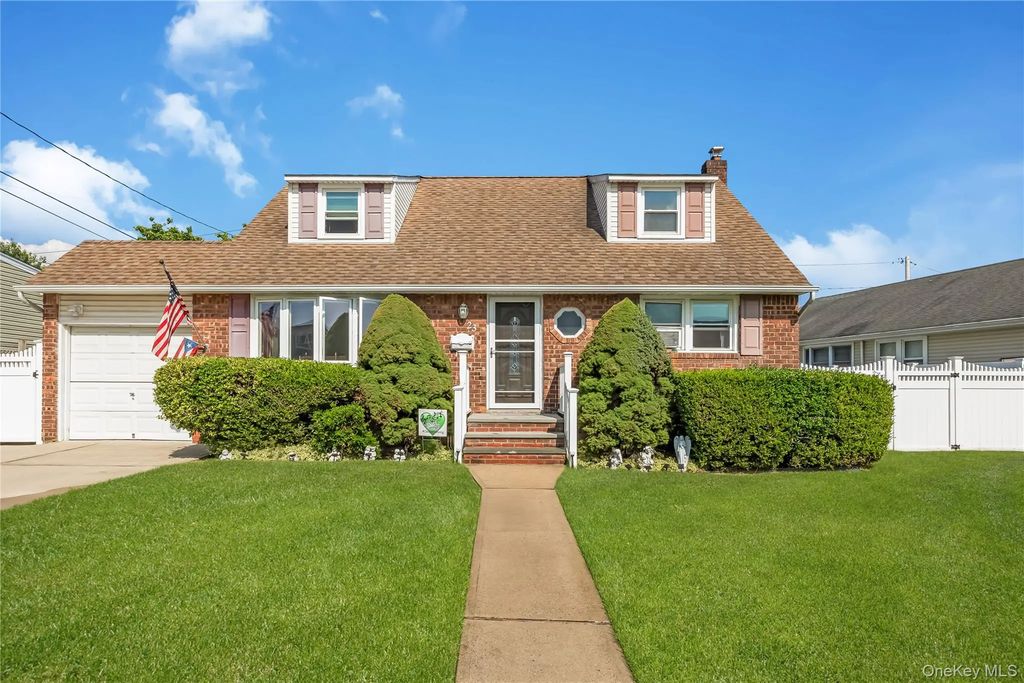 23 Scholl Drive, Farmingdale