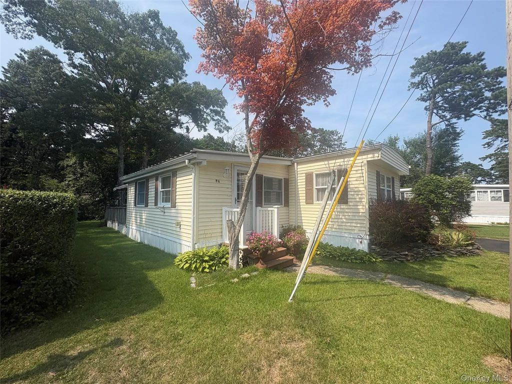 525 Riverleigh Avenue # P6, Riverhead