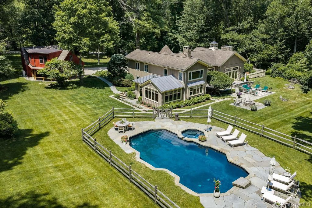 28 Bayberry Lane, Bedford Corners