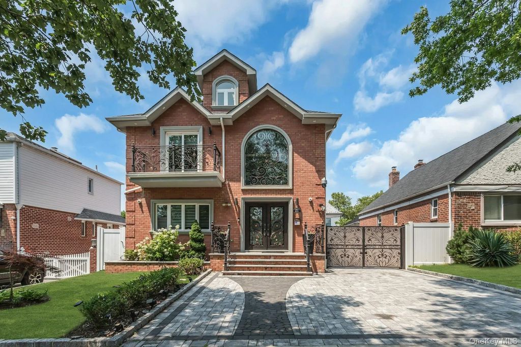 145-75 6th Avenue, Whitestone