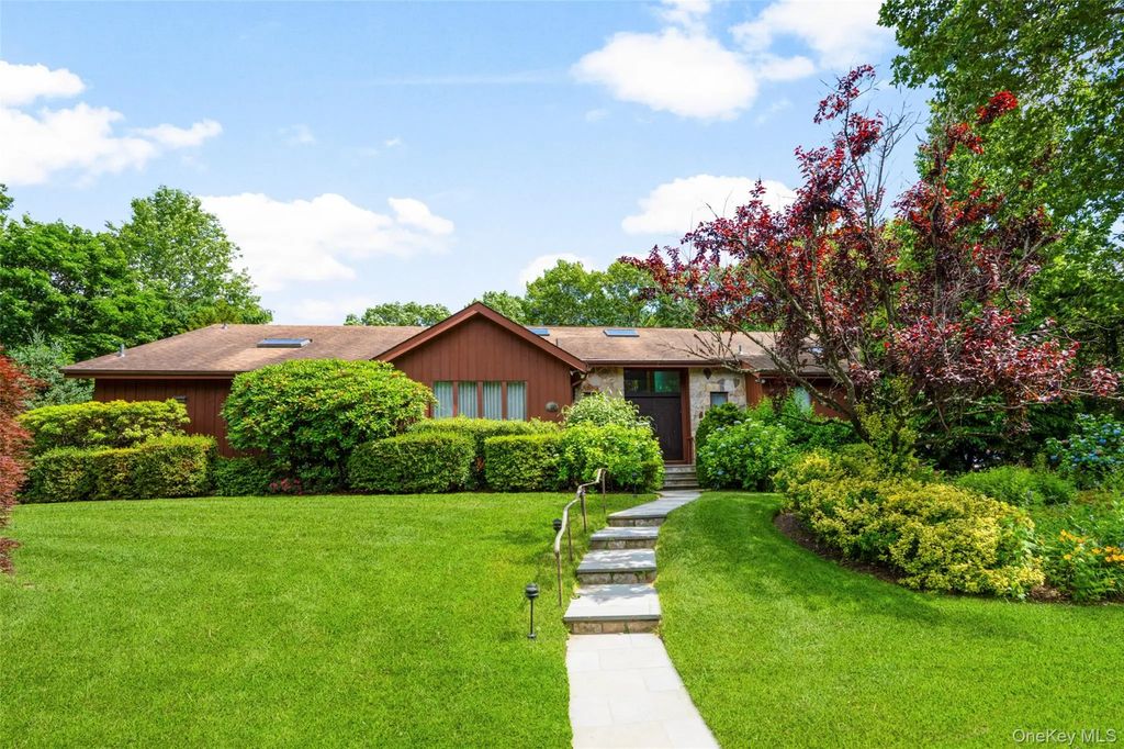 132 Barton Road, White Plains