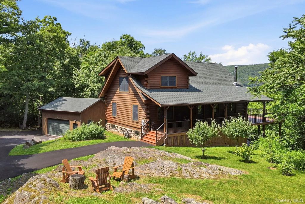 8 Mckinley Avenue, Greenwood Lake