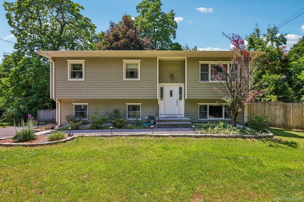 103 Old Haverstraw Road, Congers
