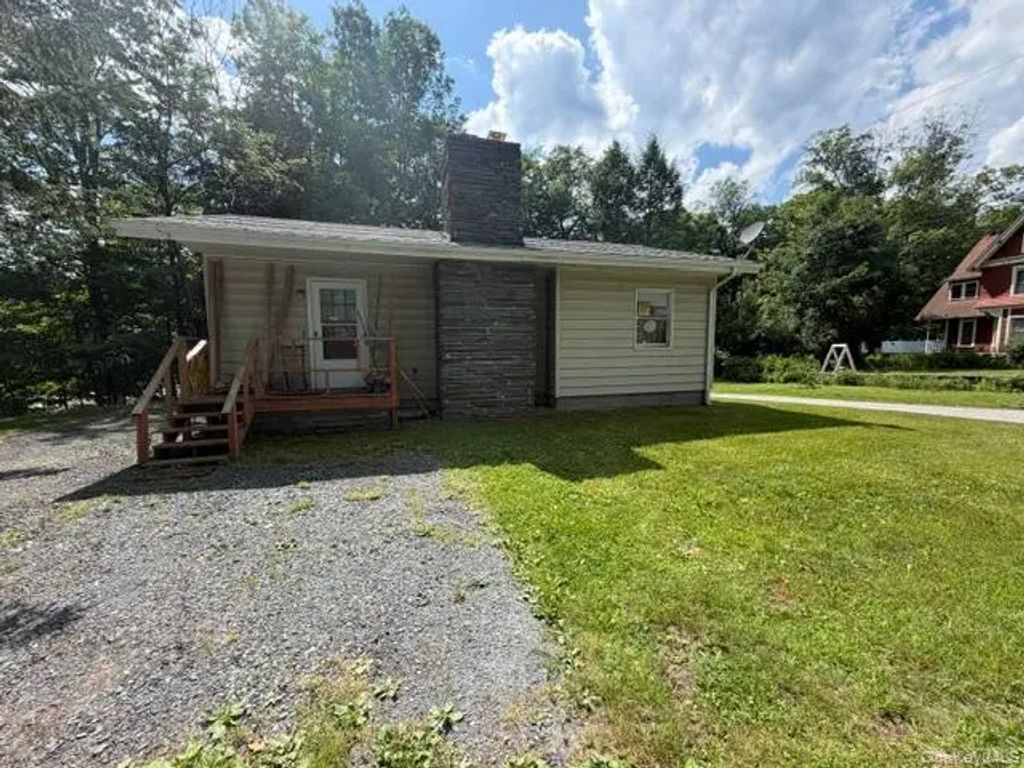 52 Highland Avenue, Roscoe