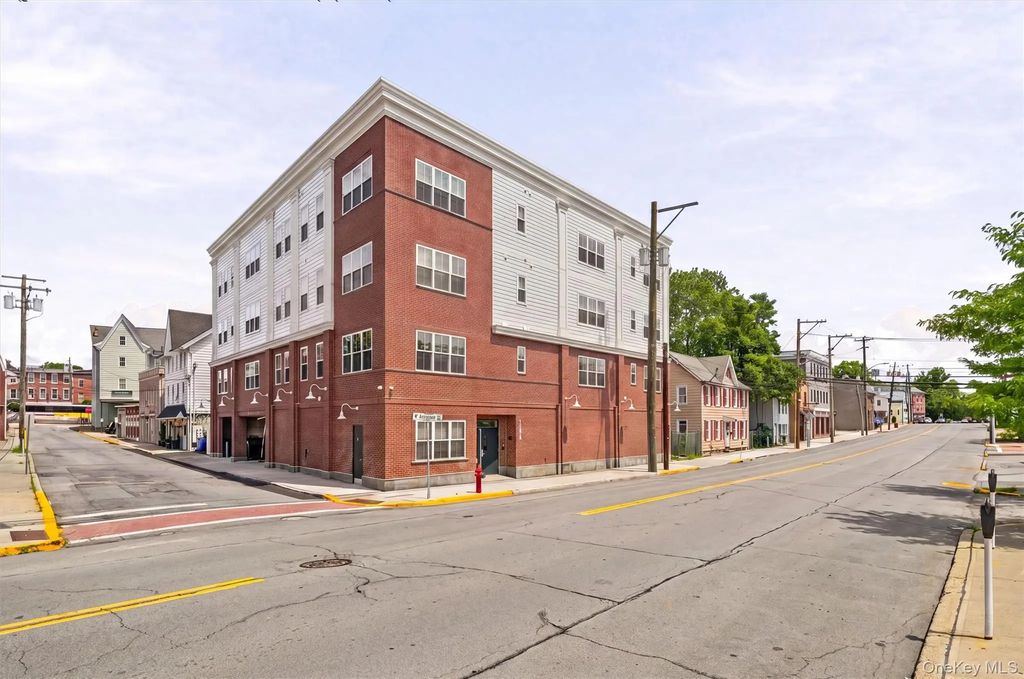 122 Greenwich Avenue, Goshen