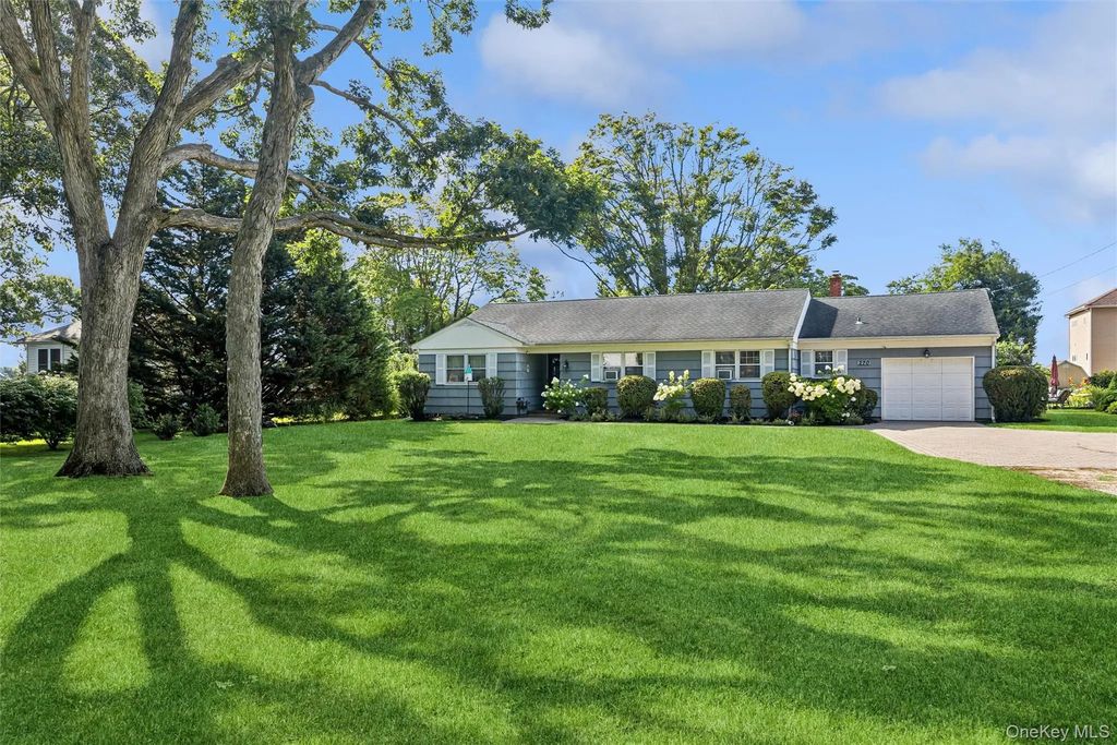270 Opechee Avenue, Southold