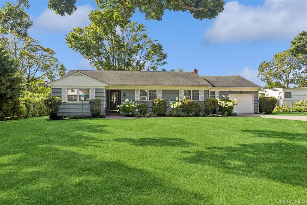 270 Opechee Avenue, Southold