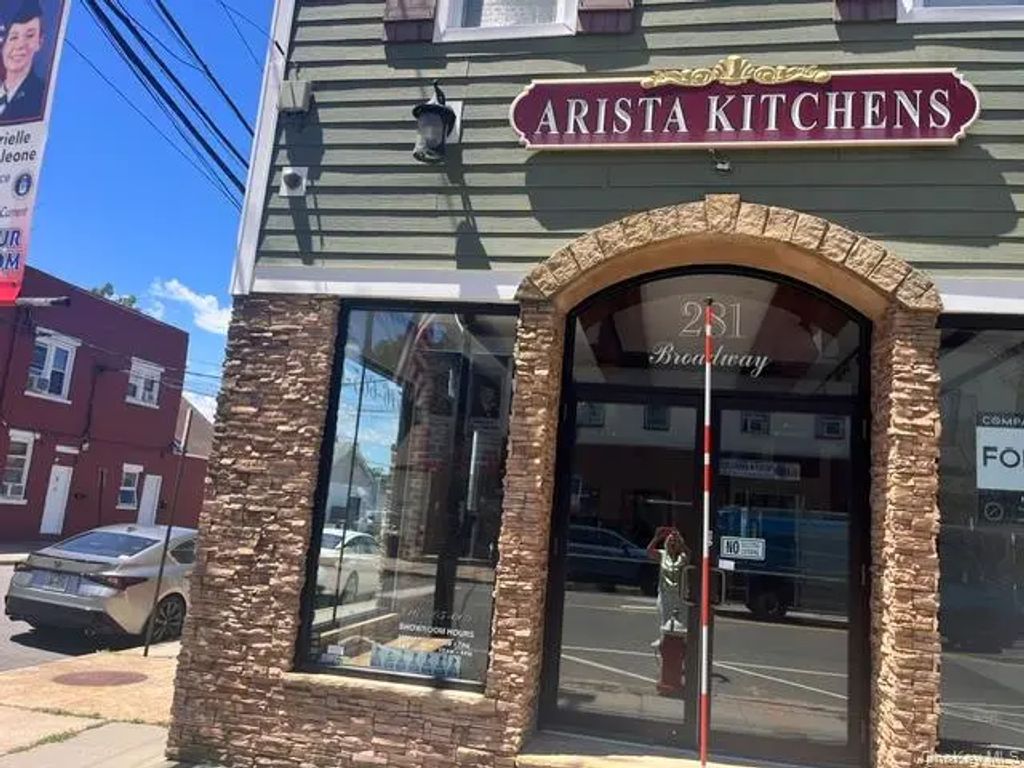 281 Broadway, Bethpage