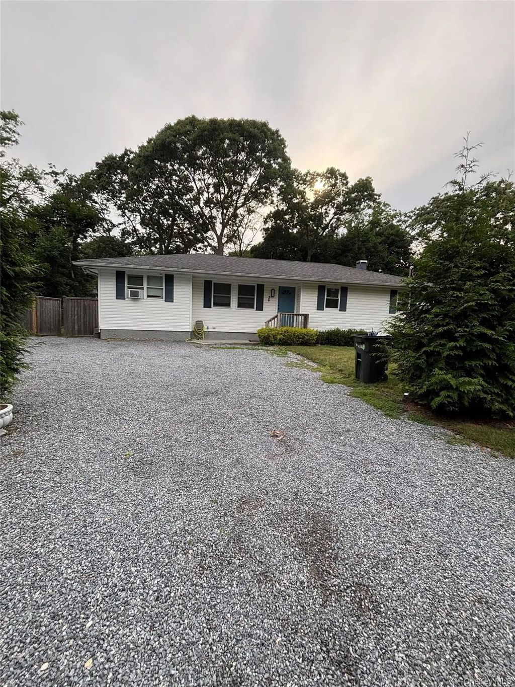 38 Vernon Avenue, Mastic