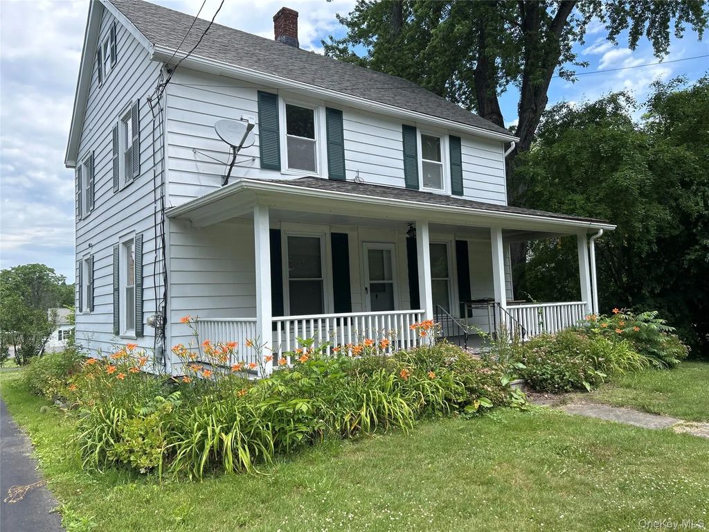 5851 S Elm Avenue, Millerton