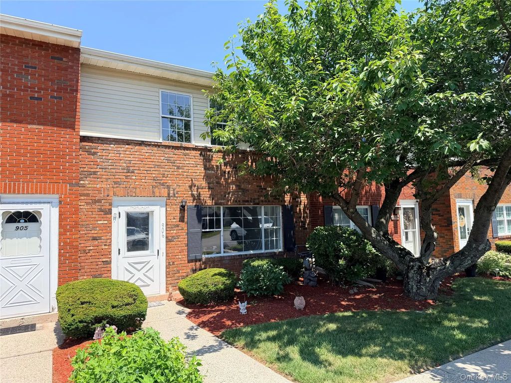 276 Temple Hill Road # 906, New Windsor