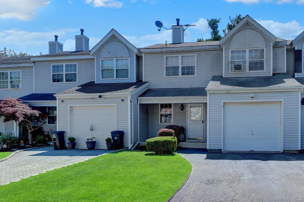 6 Beech Street, Central Islip