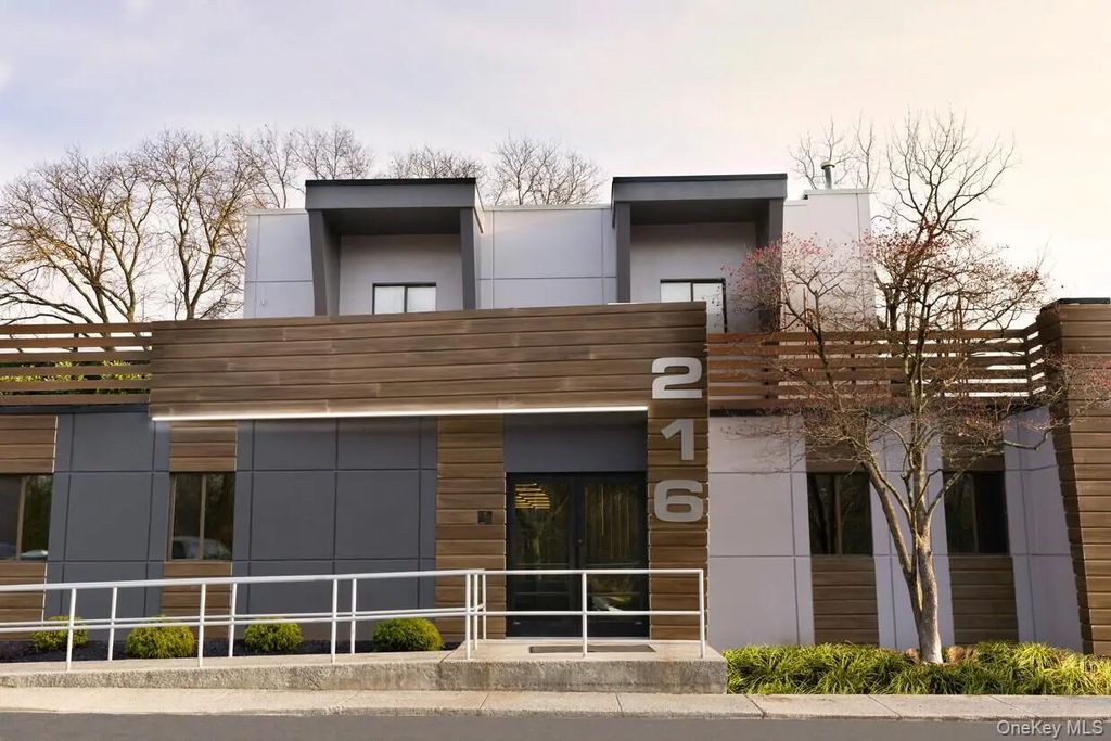 216 Congers Road, New City