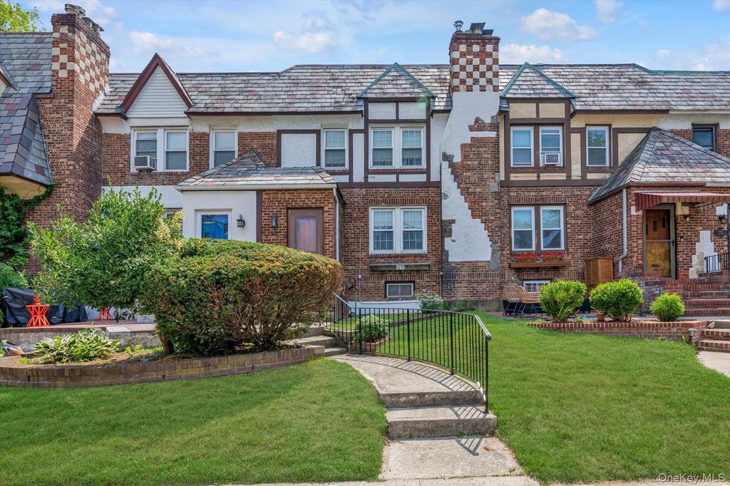 67 Dartmouth Street, Valley Stream