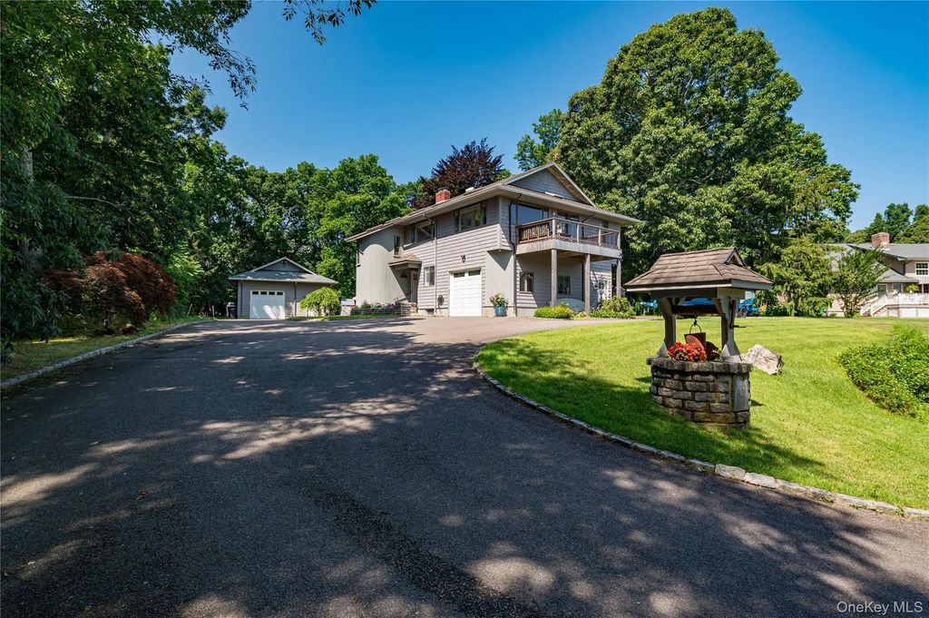 81 Manor Lane, Jamesport