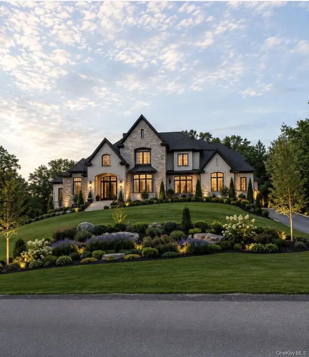Traci Way, Pleasant Valley
