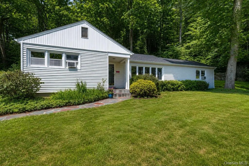 136 Pound Ridge Road, Bedford