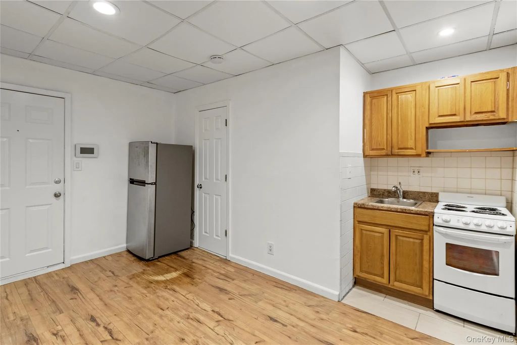 14 Bayville Avenue # 4, Bayville
