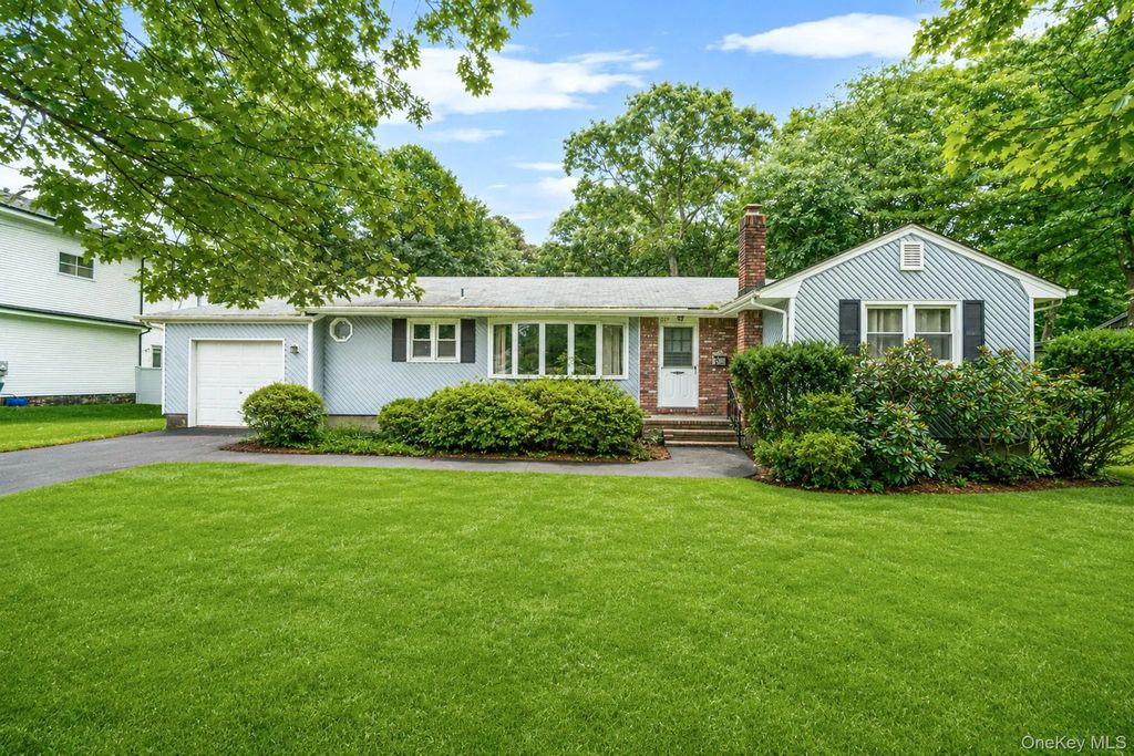 287 Munsell Road, Patchogue